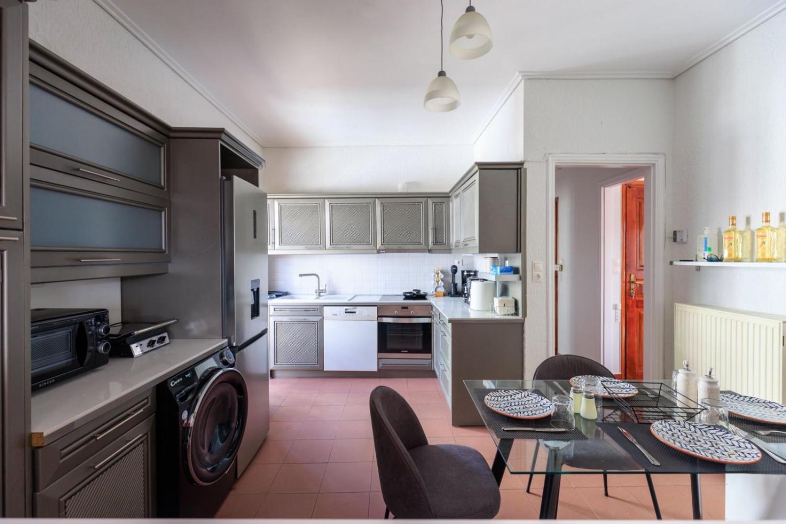 Aiolos Grand Super Lux Suite Kalamaki Alimos Near The Sea 雅典 外观 照片